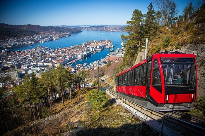 Fløyen Funicular and Mountain Hike